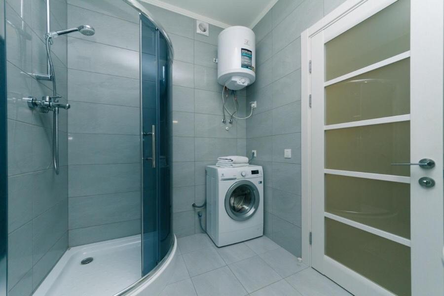 Драгоманова 38А 2Й Поверх Apartment Kyiv Exterior photo